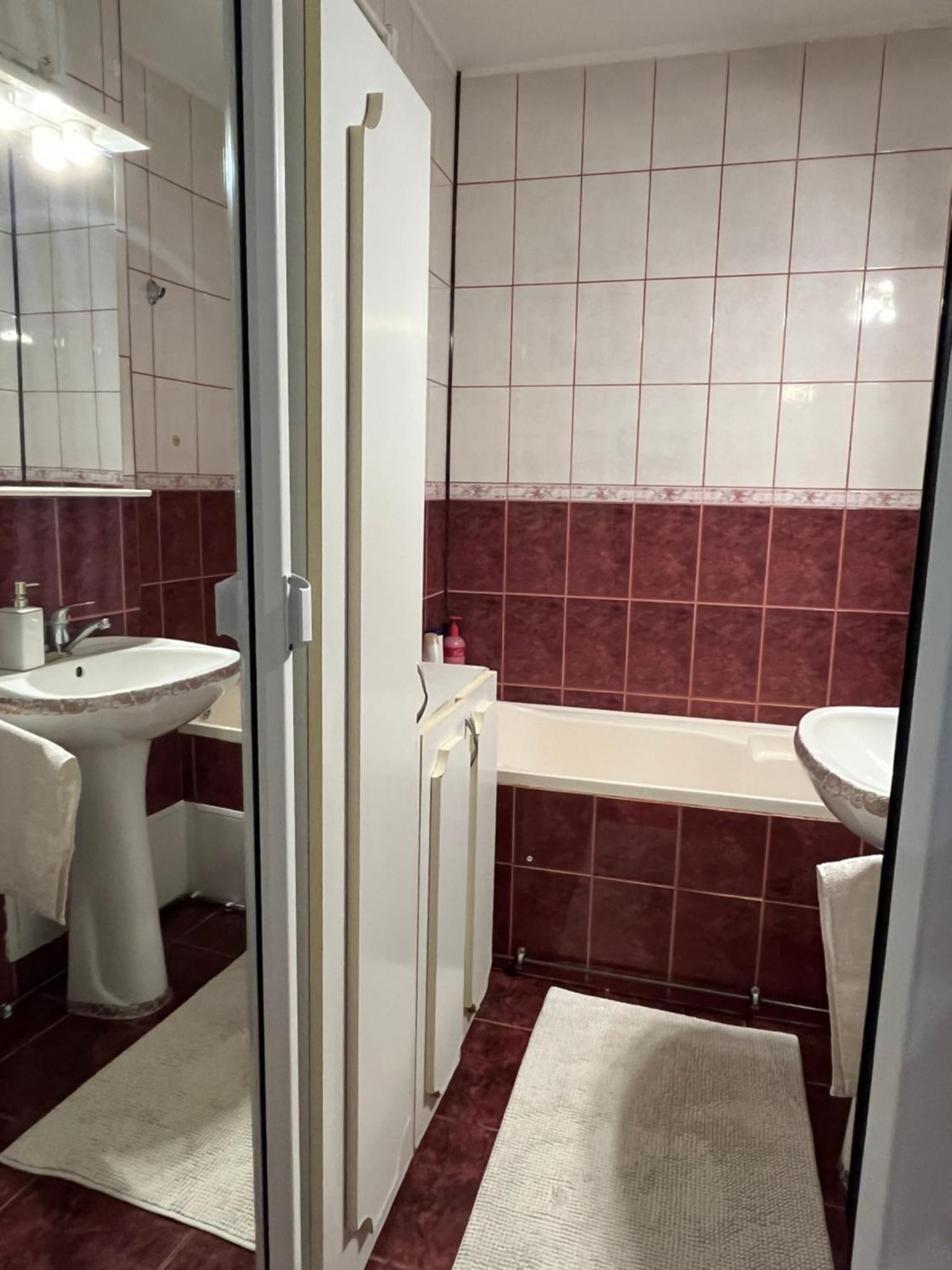 Apartment 2 Bedroom Apartament, Free Parking